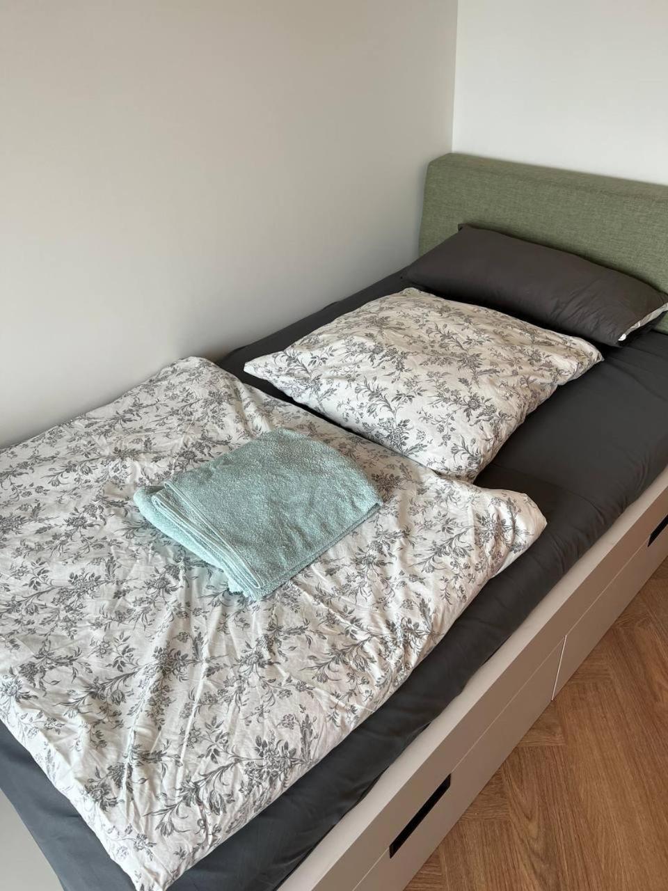 Cozy Modern Studio Next To Easy Side Galley Berlin Eksteriør bilde